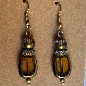 Dangling elegant hanging earrings with crystals